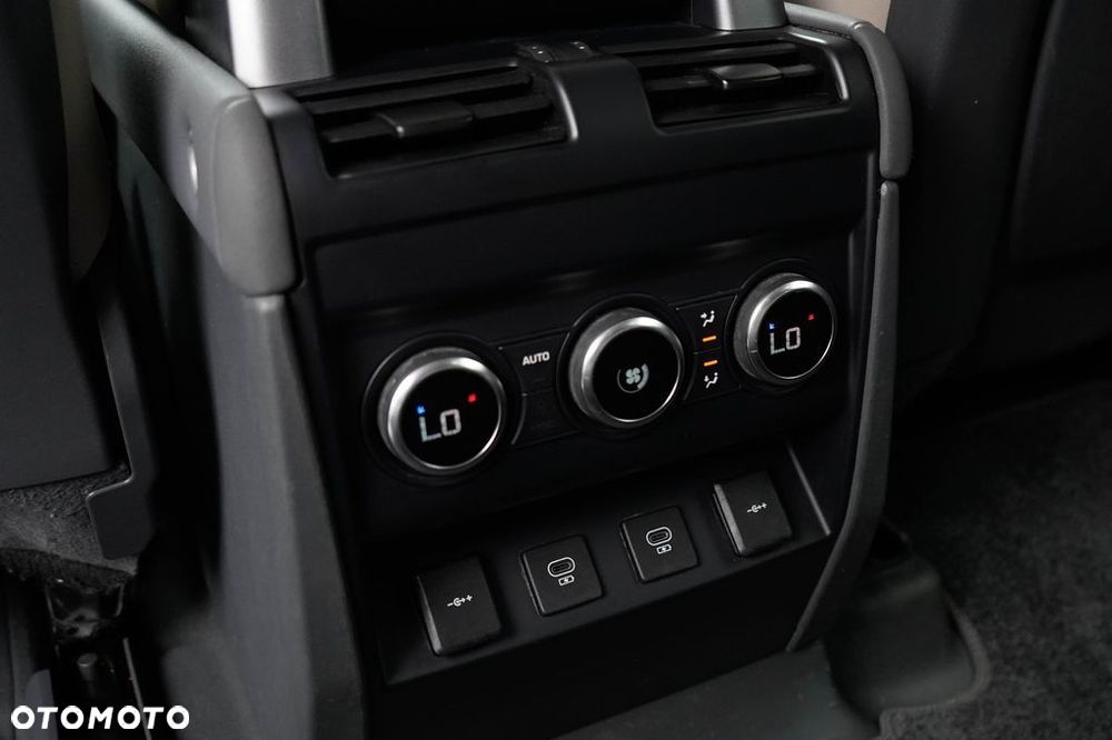 Land Rover Defender - 23
