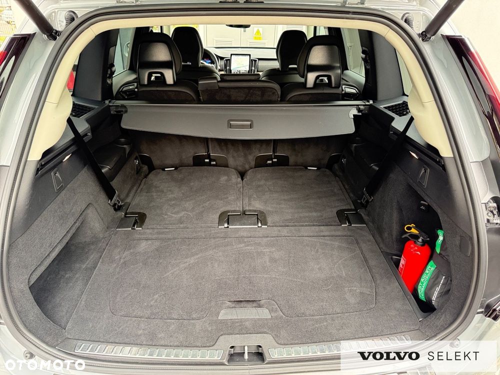 Volvo XC 90 - 32