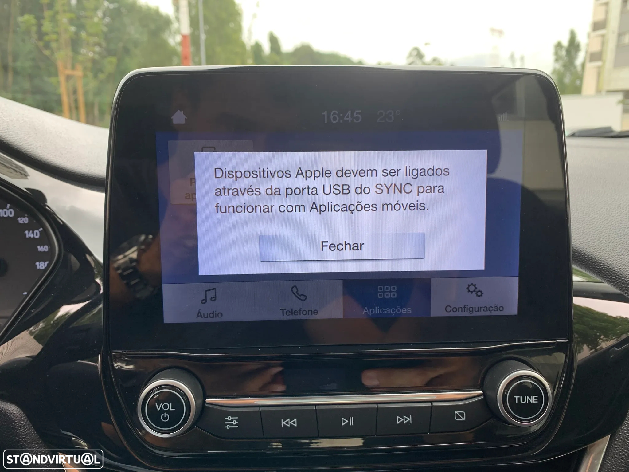 Ford Fiesta 1.0 EcoBoost Titanium - 33