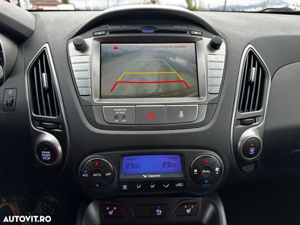 Hyundai ix35 2.0 CRDI 4WD Fifa World Cup Gold Edition - 22