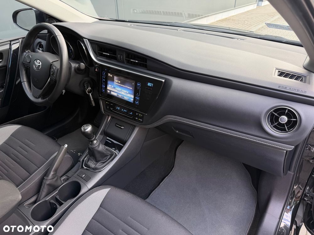 Toyota Auris 1.6 Premium - 15