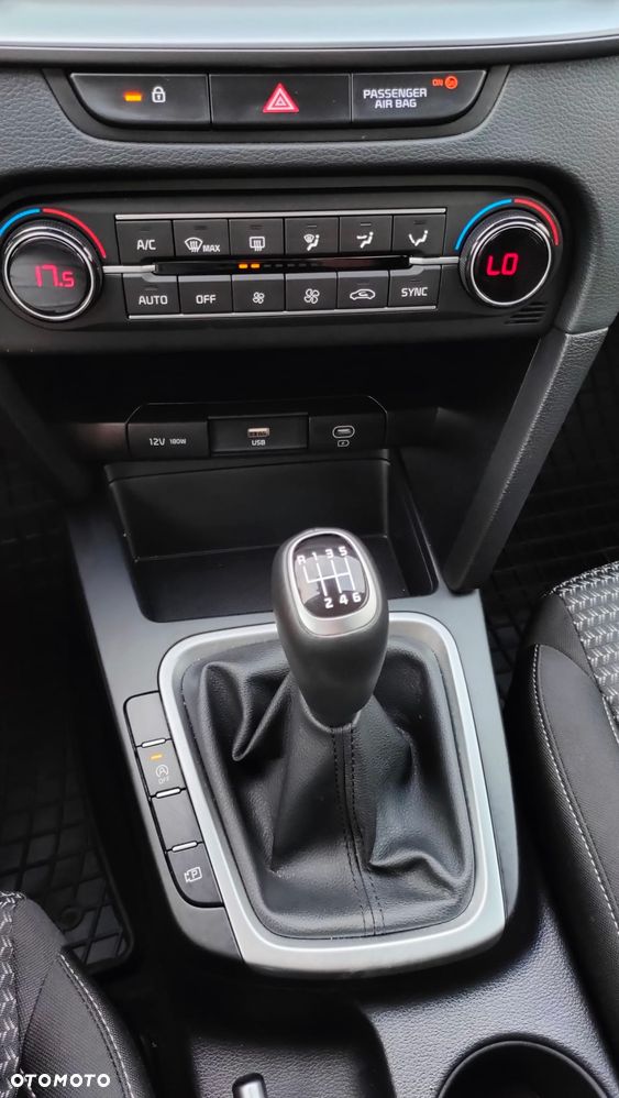Kia XCeed 1.5 T-GDI M - 24