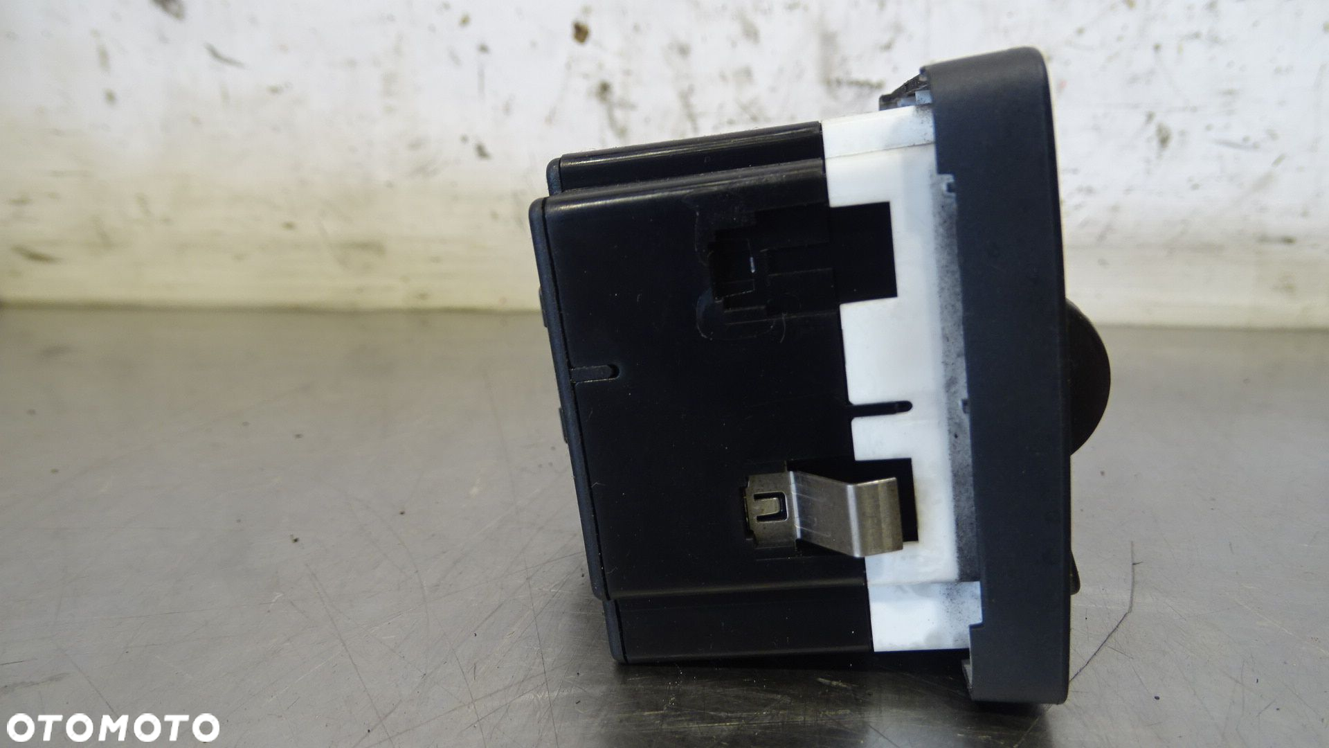 PRZEŁĄCZNIK ŚWIATEŁ VOLVO S40 II 2.0 19206 - 6