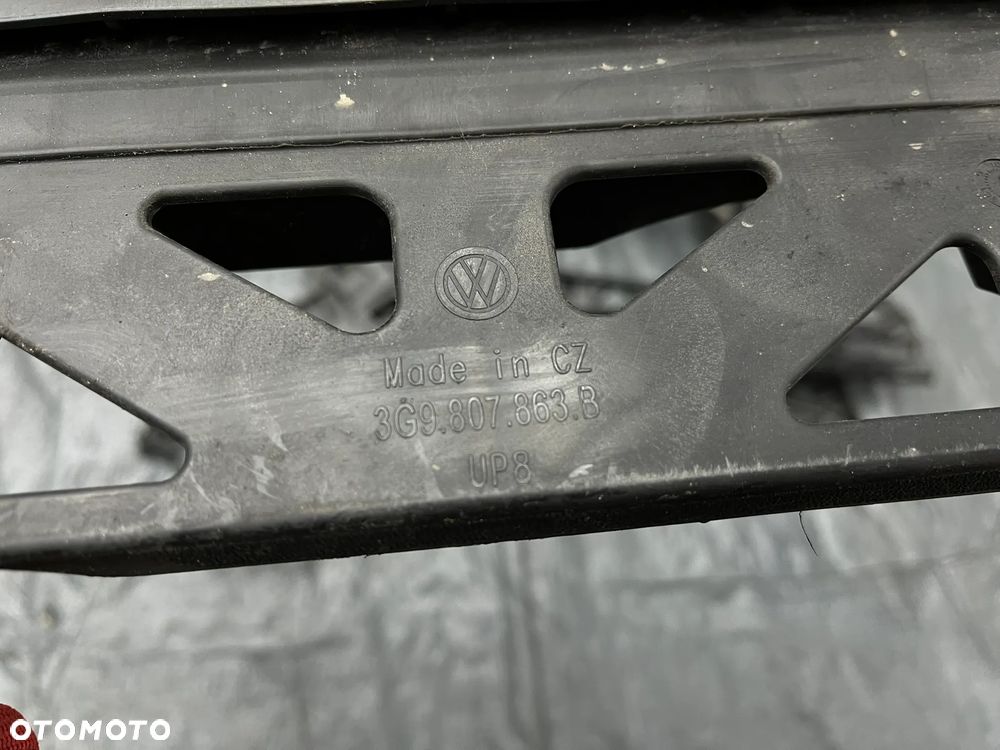 VW Passat B8 Ślizgi zderzaka tylnego komplet 3G9807863B 3G0807393 3G0807394 3G9807483 3G9807484 - 2