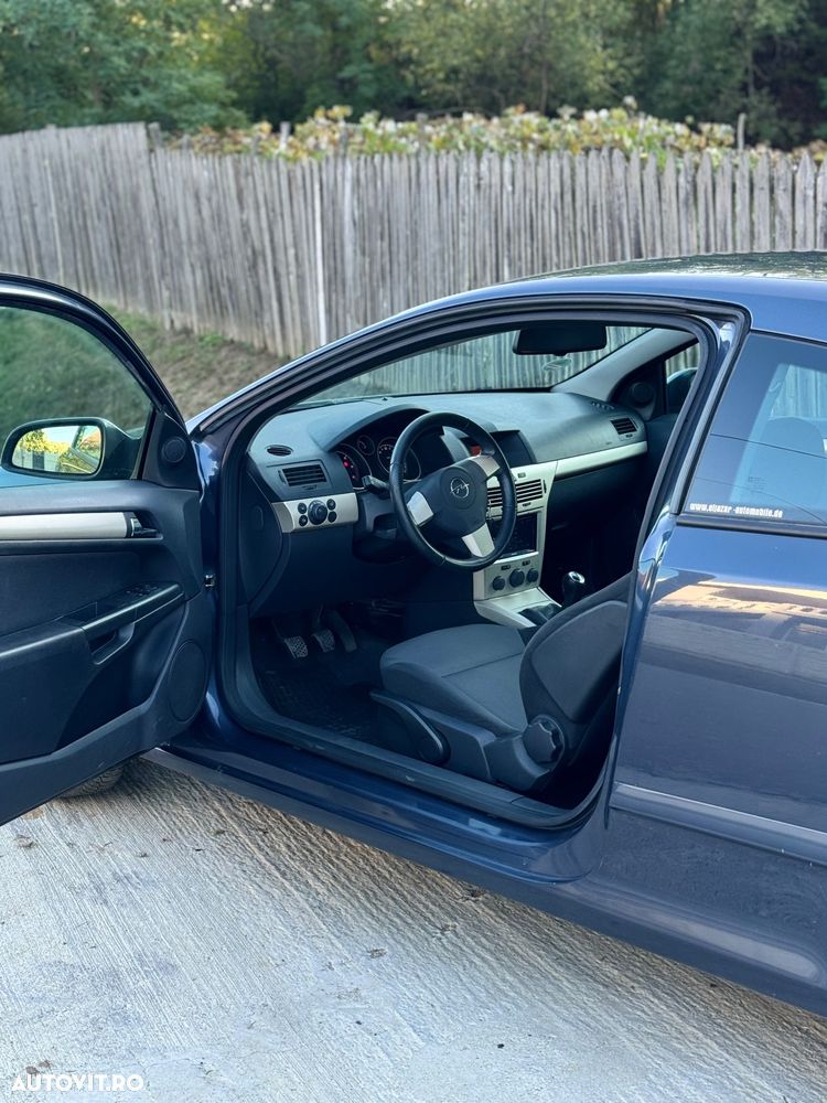 Opel Astra GTC 1.7 CDTI DPF (119g) Edition - 3