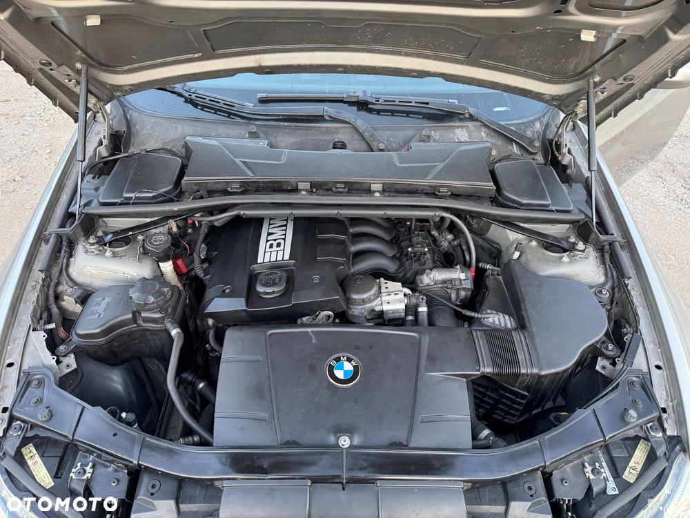 BMW Seria 3 320i Edition Exclusive - 28