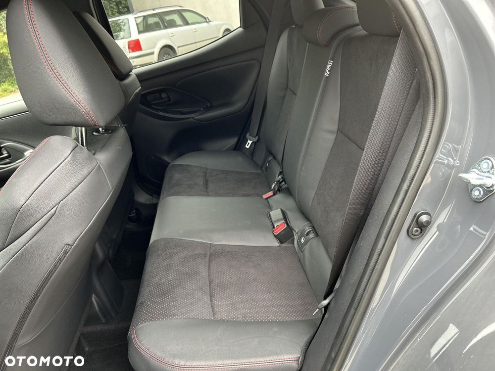 Toyota Yaris - 14