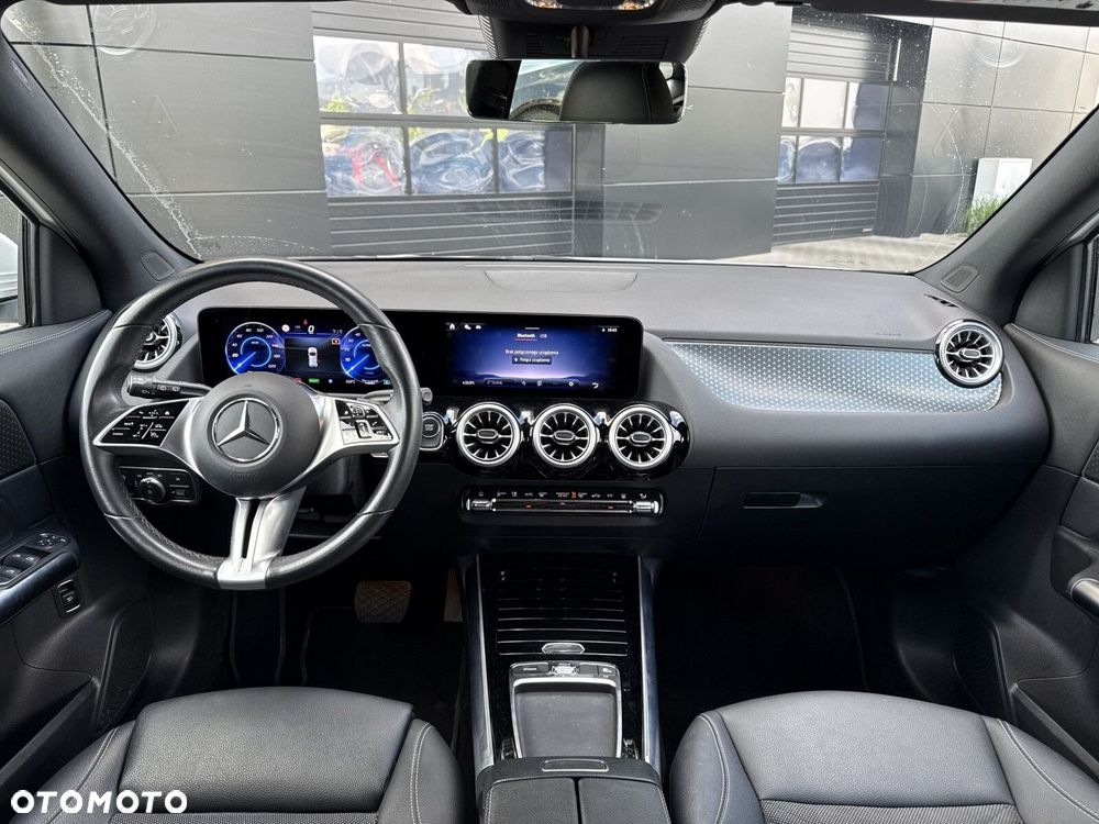 Mercedes-Benz EQA - 22