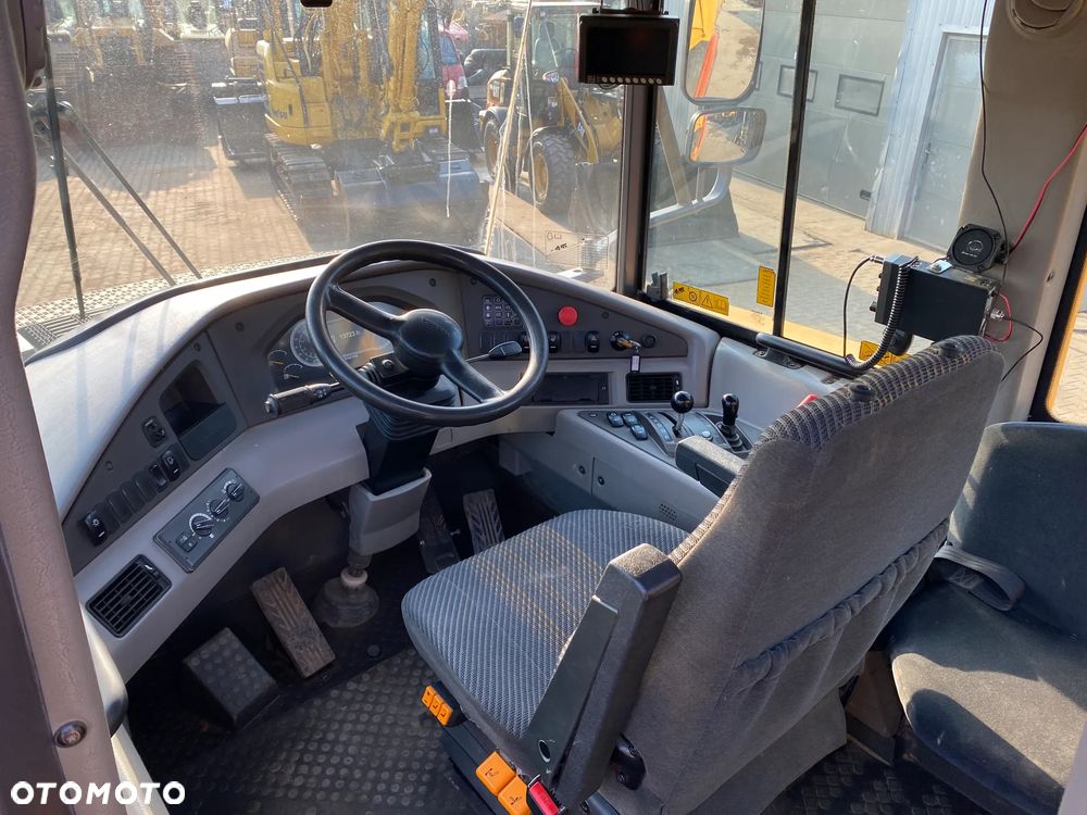 Volvo A25G, 2014 ROK, OPONY 80% DOBRE, TYLNA KLAPA, Z NIEMIEC, PIĘKNY STAN - 16