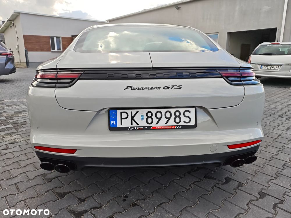 Porsche Panamera GTS - 4