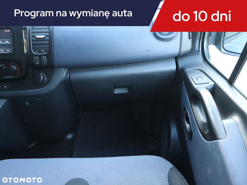 Opel Vivaro - 10