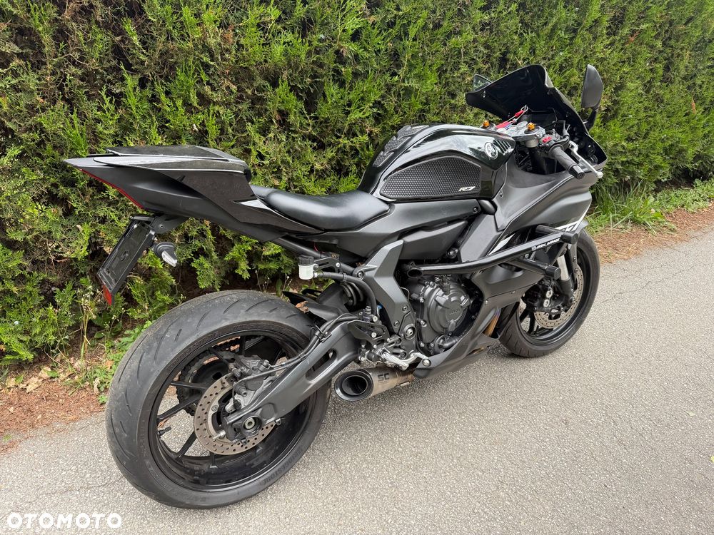 Yamaha R7 - 7