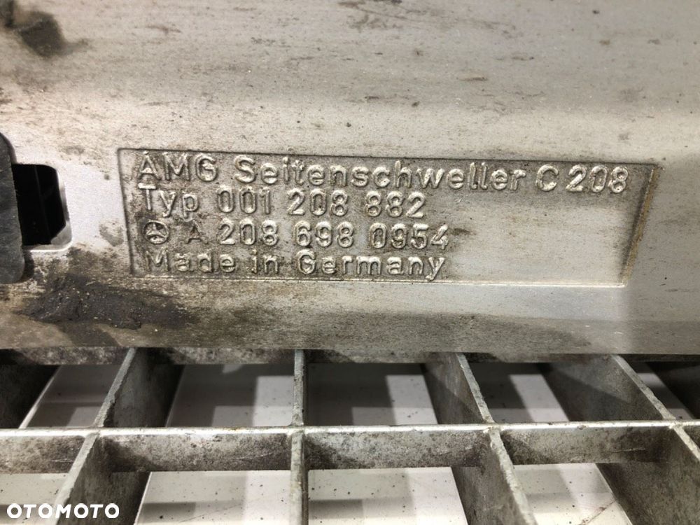 LISTWA PROGOWA LEWA  MERCEDES-BENZ CLK (C208) 1997 - 2003 55 AMG (208.374) 255 kW [347 KM] benzyna - 6