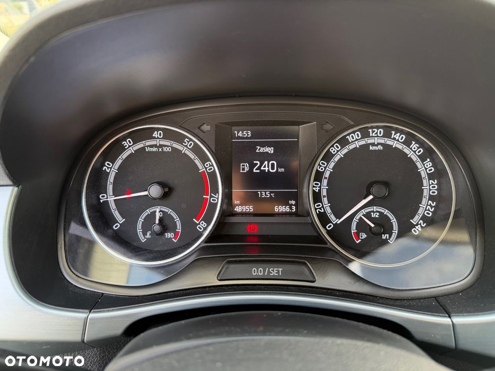 Skoda Fabia 1.0 TSI Style Color - 19