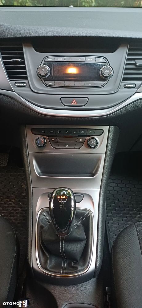 Opel Astra 1.4 Essentia - 11
