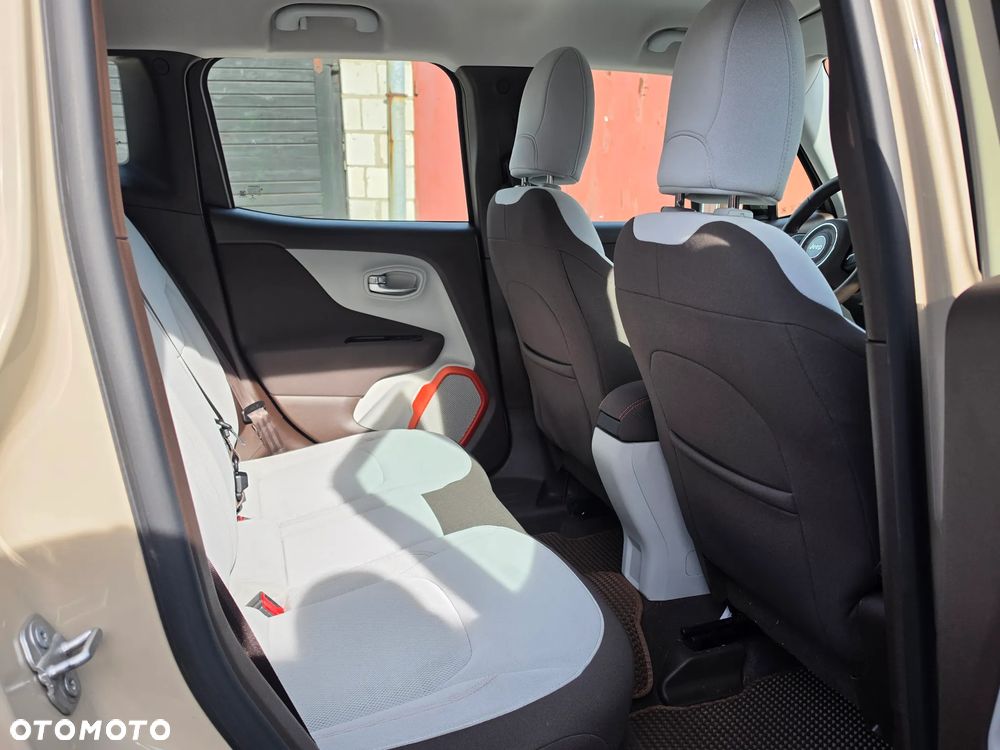 Jeep Renegade - 37