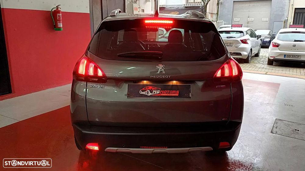 Peugeot 2008 1.2 PureTech Allure - 6