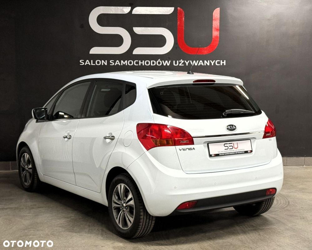 Kia Venga 1.4 CVVT UEFA EURO 2016 - 14