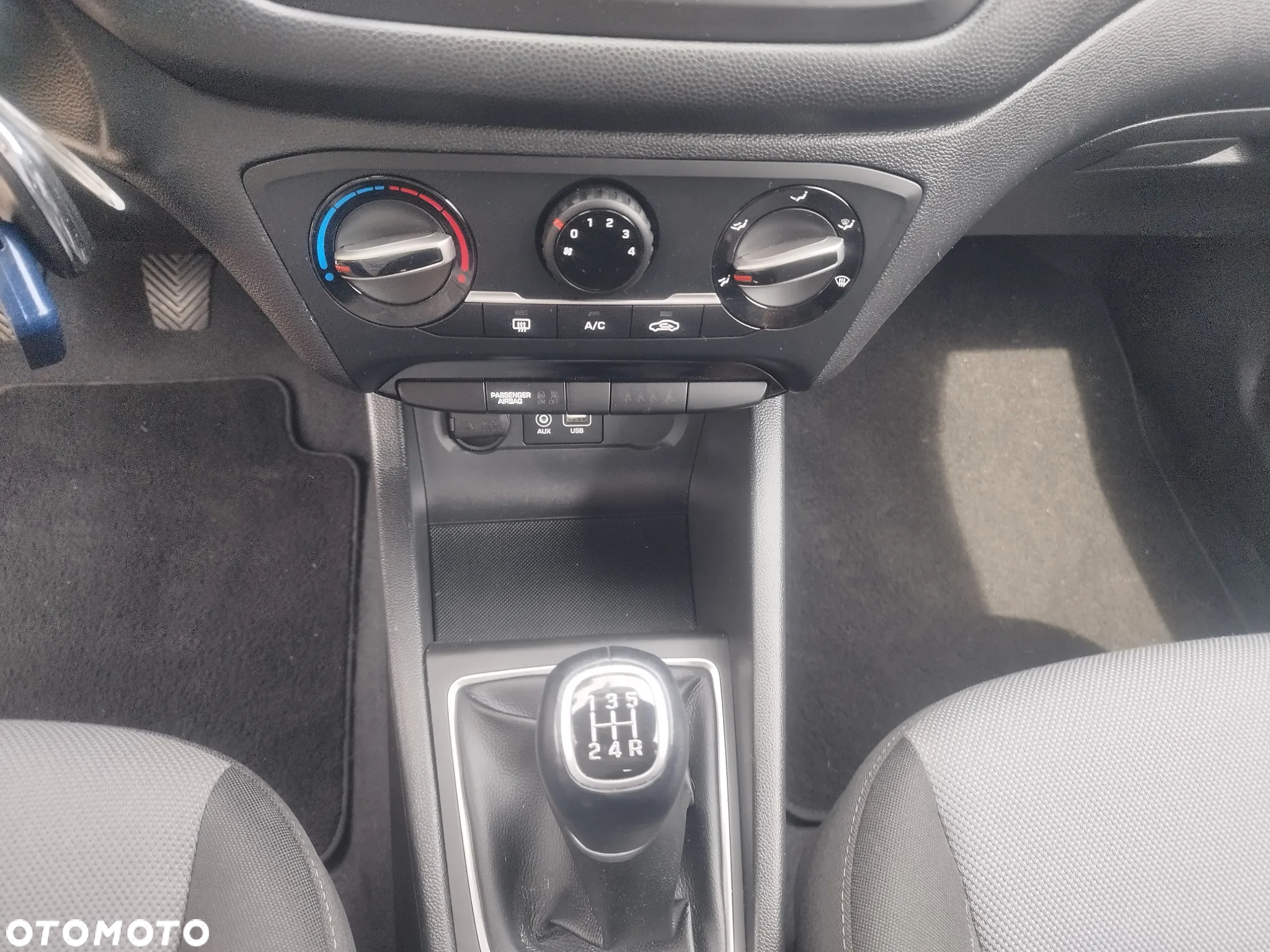 Hyundai i20 1.2 YES Gold - 27
