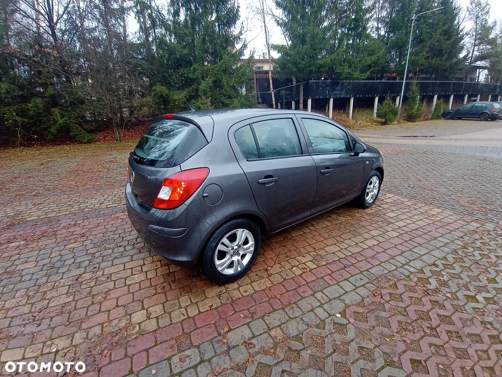 Opel Corsa 1.2 16V Cosmo - 15
