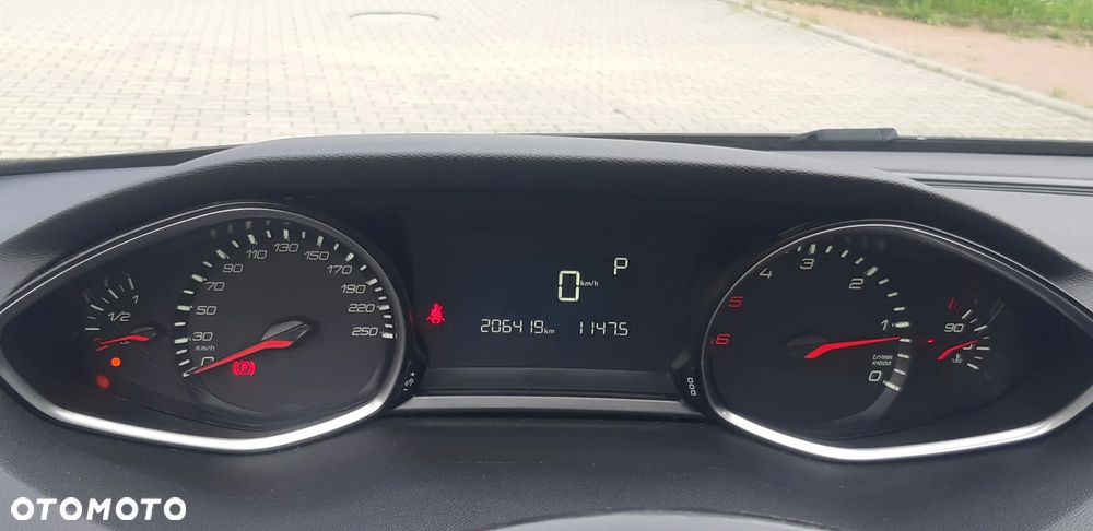 Peugeot 308 SW BlueHDi 150 Automatik Stop & Start Allure - 14