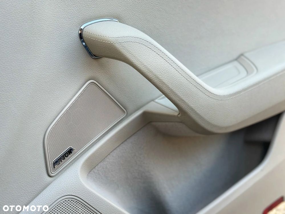 Skoda Superb 2.0 TDI SCR Style DSG - 20