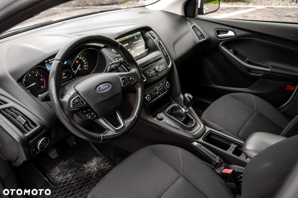 Ford Focus 1.5 TDCi DPF Start-Stopp-System Ambiente - 16