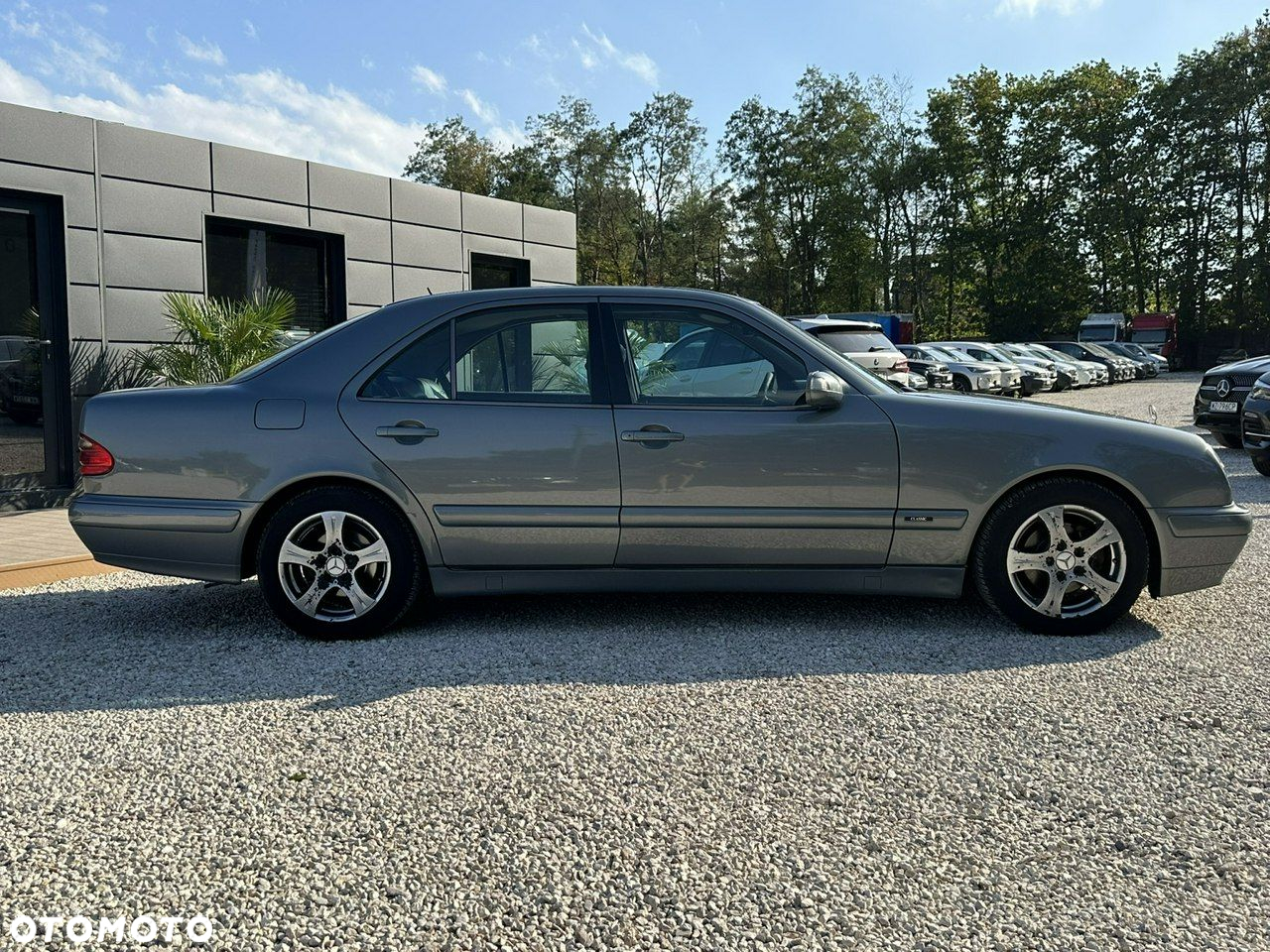 Mercedes-Benz Klasa E - 9