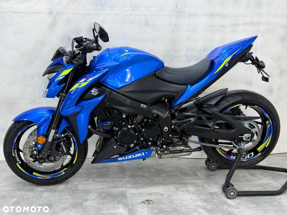 Suzuki GSX 1000 - 18
