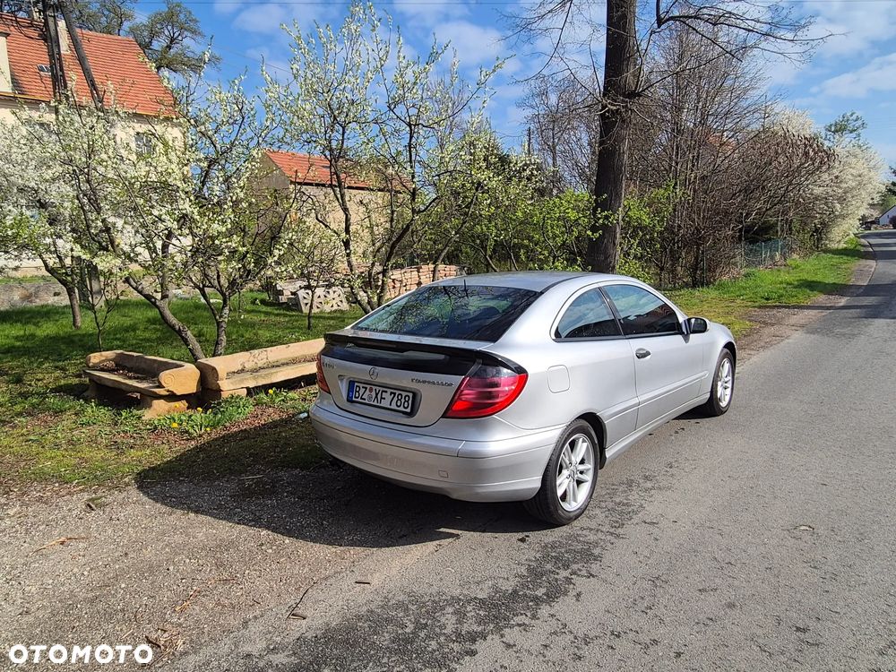 Mercedes-Benz Klasa C 180 Kompressor Sportcoupe - 3