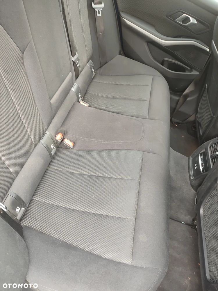 BMW Seria 3 318d Sport Line Shadow - 32