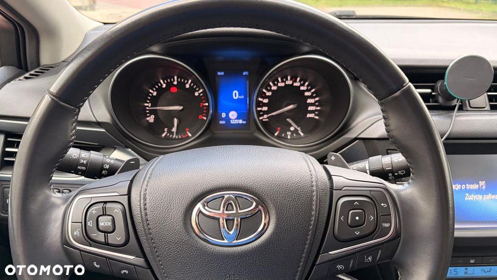 Toyota Avensis 1.8 Selection MS - 36