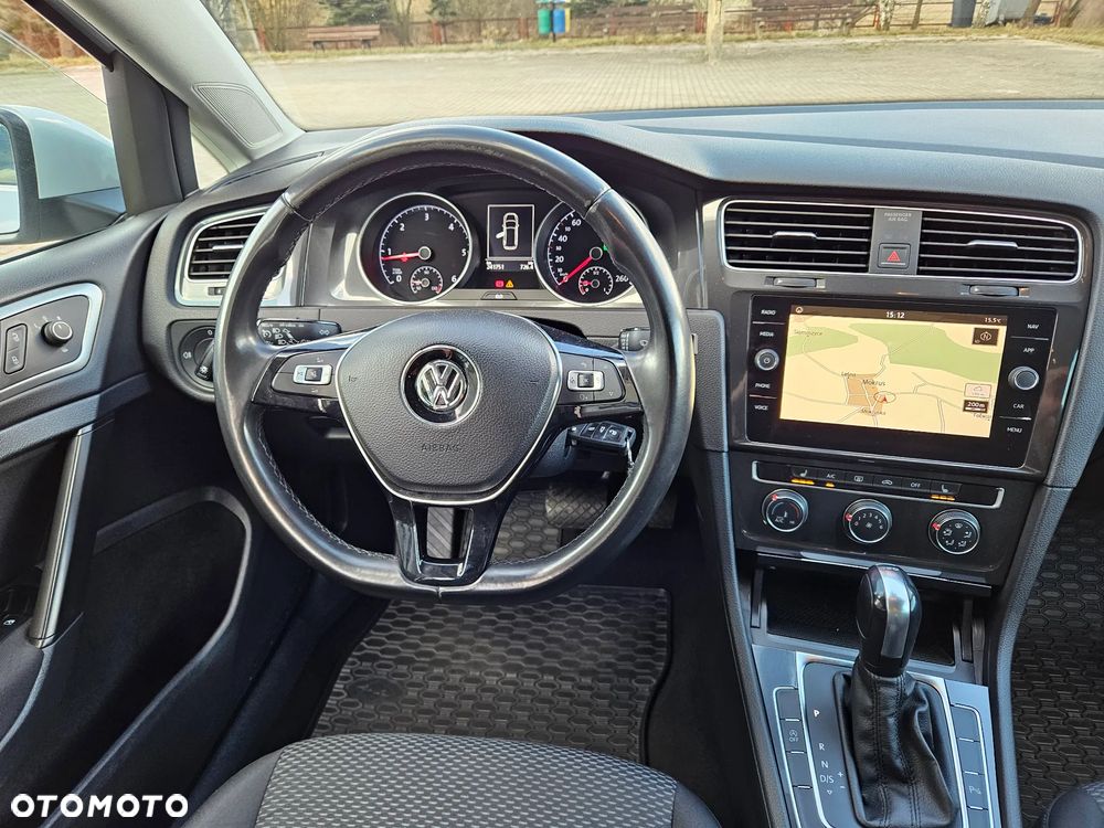 Volkswagen Golf - 22