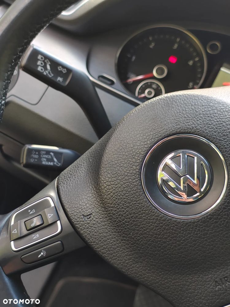 Volkswagen Passat - 29