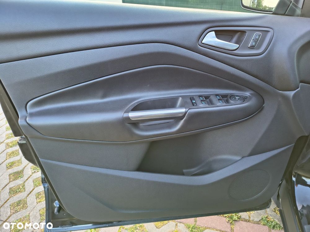 Ford Kuga 2.0 TDCi 4x4 Titanium - 9