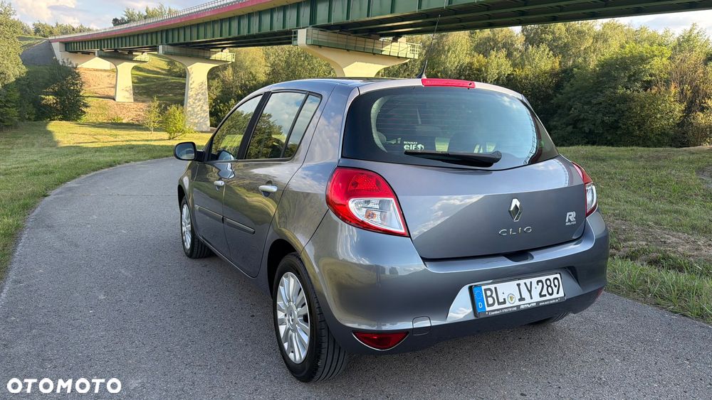 Renault Clio 1.2 16V 75 Yahoo - 27