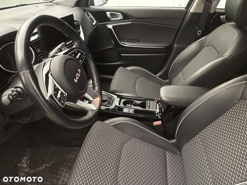 Kia Ceed 1.5 T-GDI Business Line DCT - 12