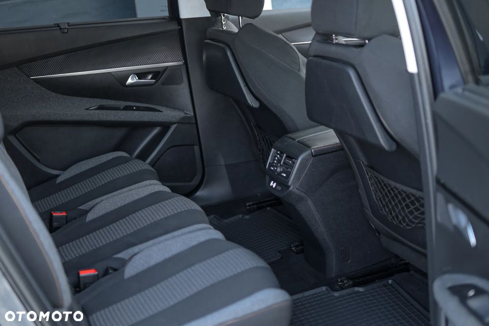 Peugeot 5008 1.6 BlueHDI Allure S&S - 17