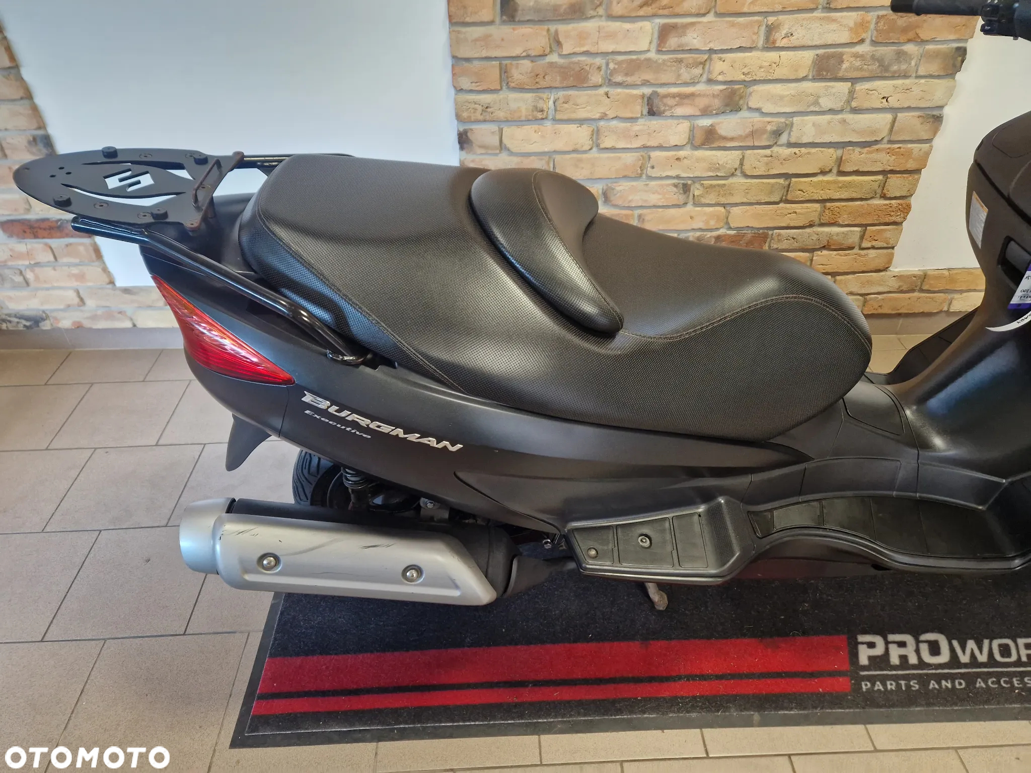 Suzuki Burgman - 23