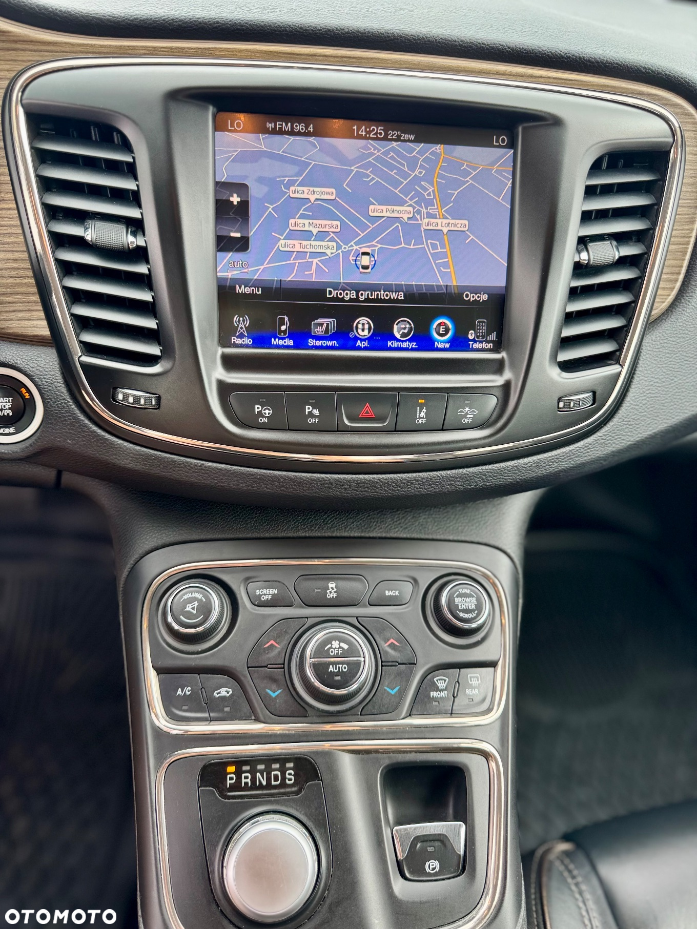 Chrysler 200 - 18