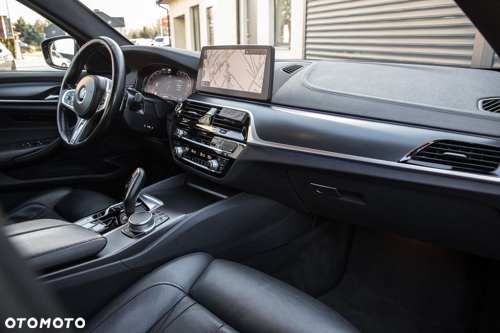 BMW Seria 5 530i xDrive Sport Line sport - 13