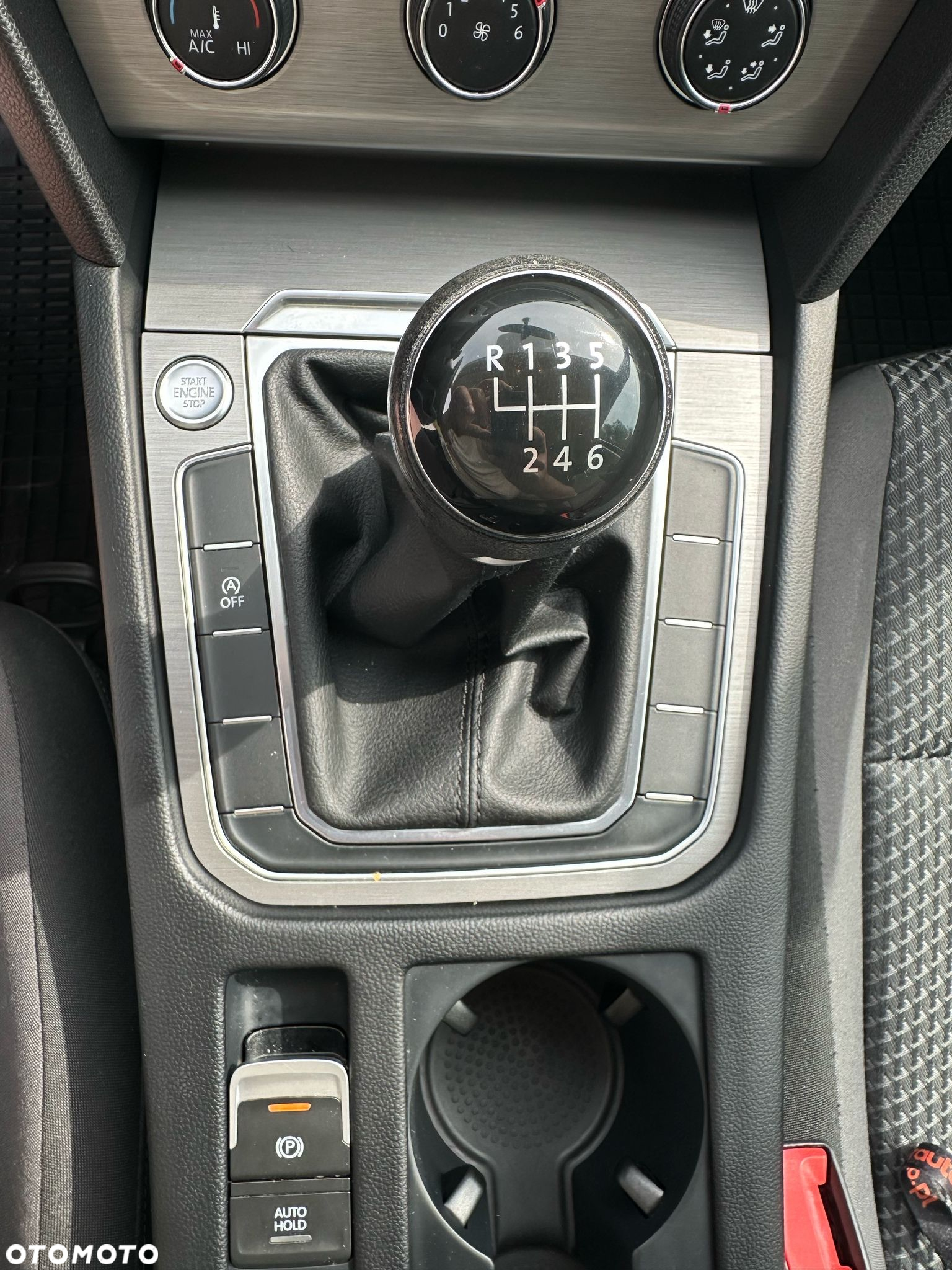 Volkswagen Passat 1.6 TDI BMT Trendline - 24