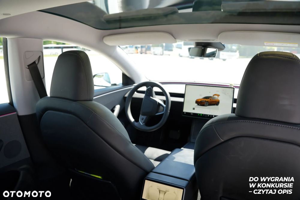 Tesla Model 3 - 8