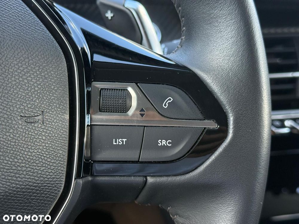 Peugeot 208 - 16