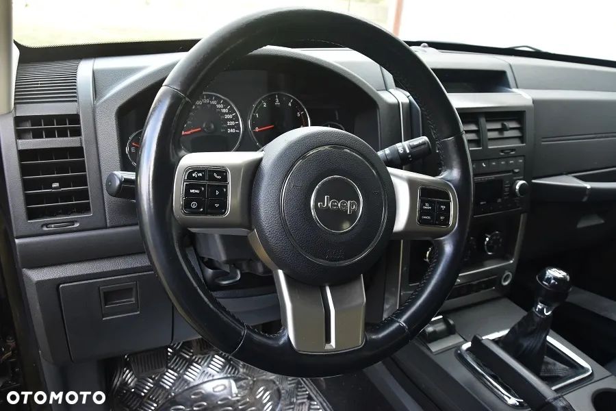 Jeep Cherokee - 10