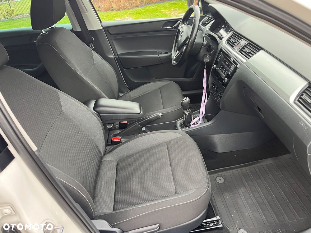 Skoda RAPID Spb 1.2 TSI Ambition - 8