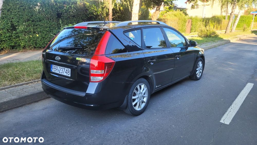 Kia Ceed 1.6 Crdi Comfort + - 1