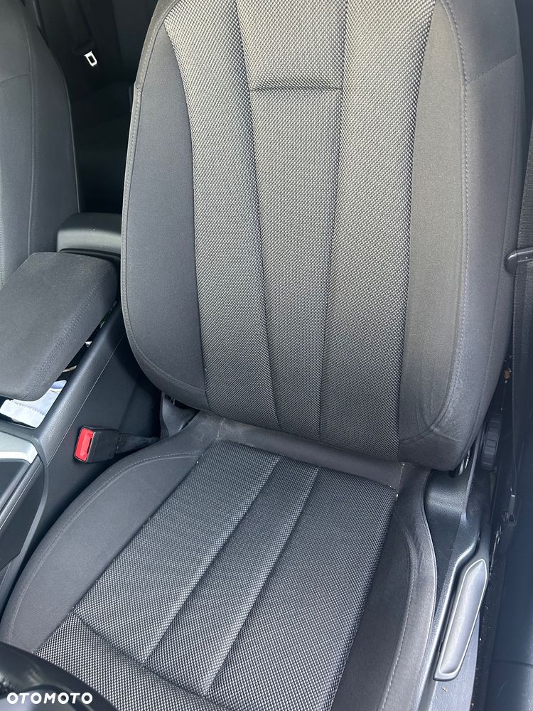 Audi A4 Avant 2.0 TDI S tronic - 28