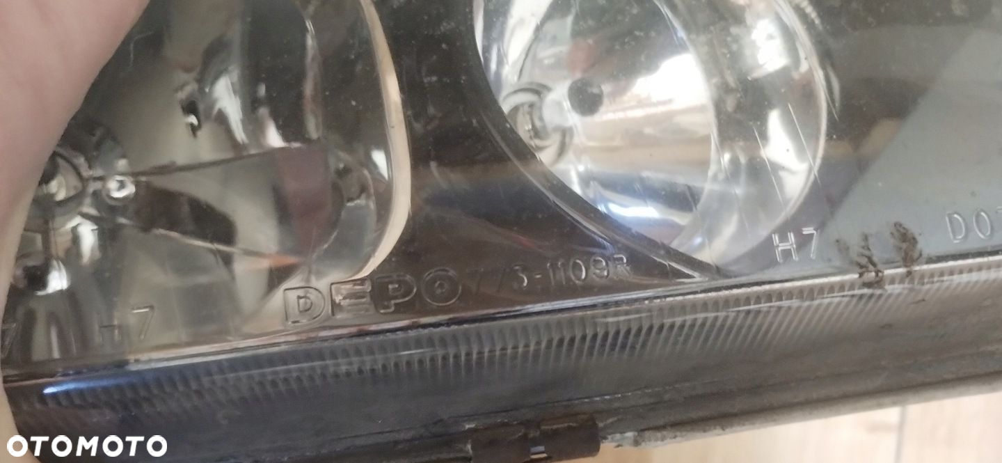 VOLVO V40 I 99-04 r. LIFT LAMPA PRAWY PRZÓD PRAWA PP EU * - 2