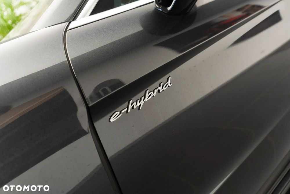 Porsche Panamera 4 E-Hybrid PHEV - 36